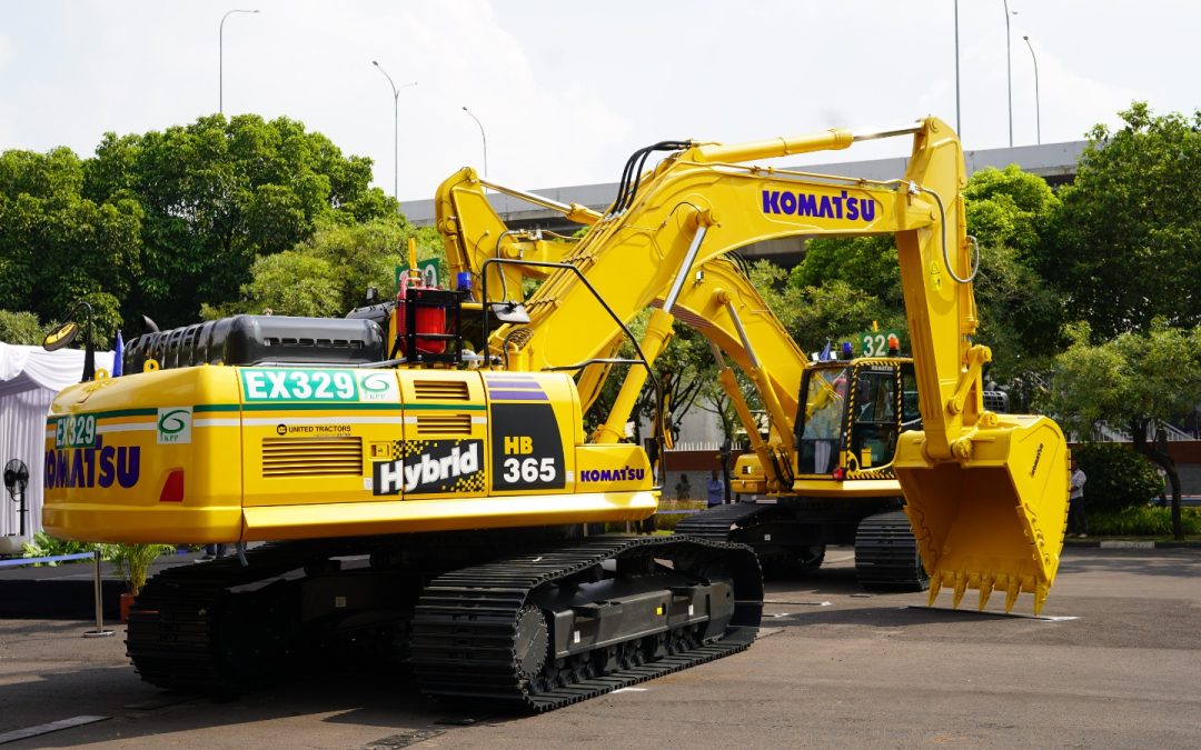 Kalimantan Prima Persada invests in United Tractor’s Komatsu HB365-1 Hybrid Excavator in pursuit of a low-emission Indonesia