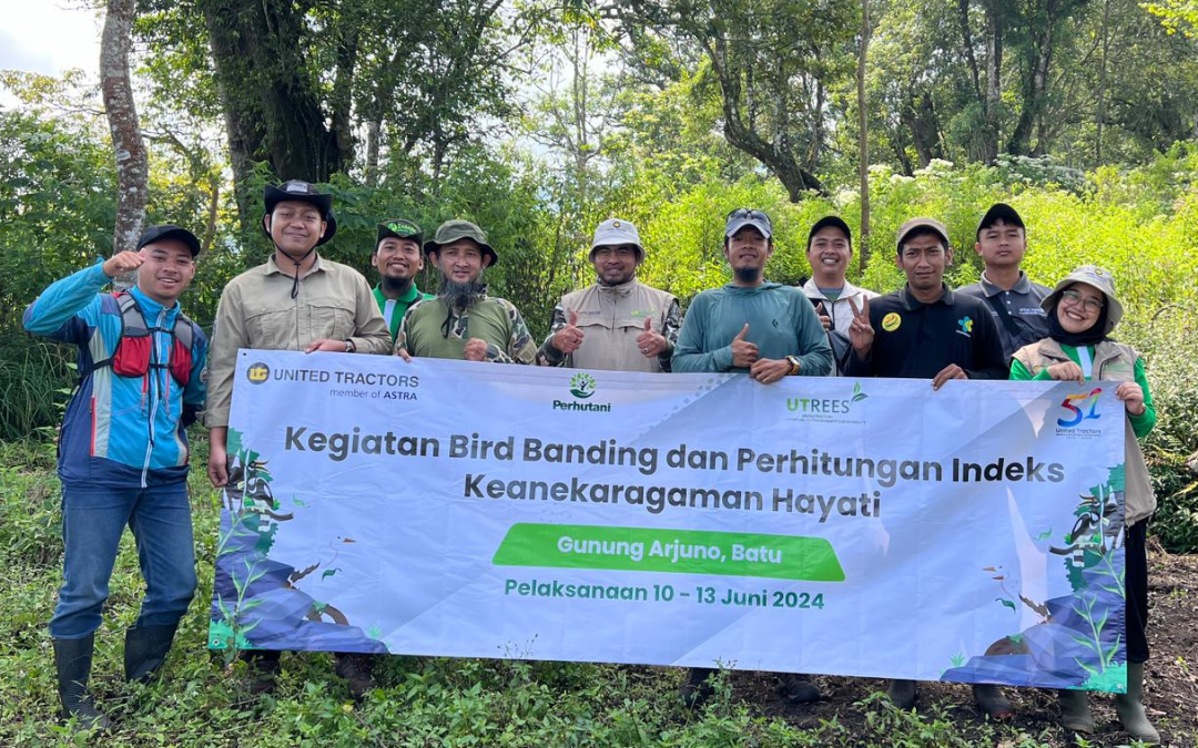 Protecting Biodiversity, United Tractors, and EKSAI collaborate in Bird Banding and  Biodiversity Index Calculation Activities