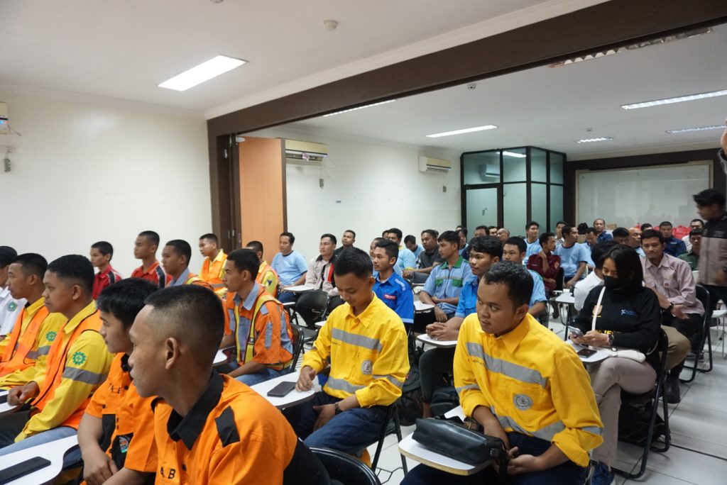 LKS Kalimantan was attended by 20 students from various regions of South Kalimantan Province.