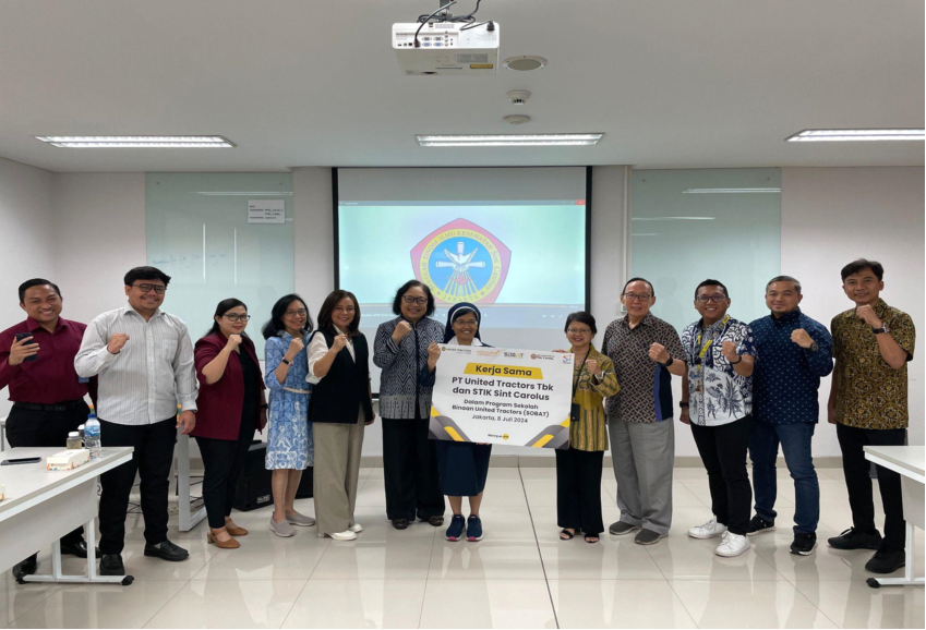 Perluas Dampak Positif di Bidang Pendidikan, STIK Sint Carolus Bergabung dalam Program Sekolah Binaan United Tractors (SOBAT)