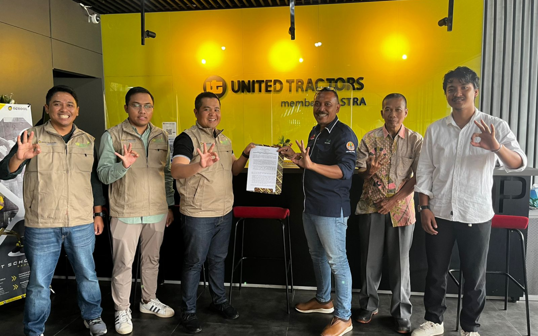 Managing Eco-Friendly Waste, United Tractors Palembang Branch Collaborates with Eco Green House (EGH) Waste Bank