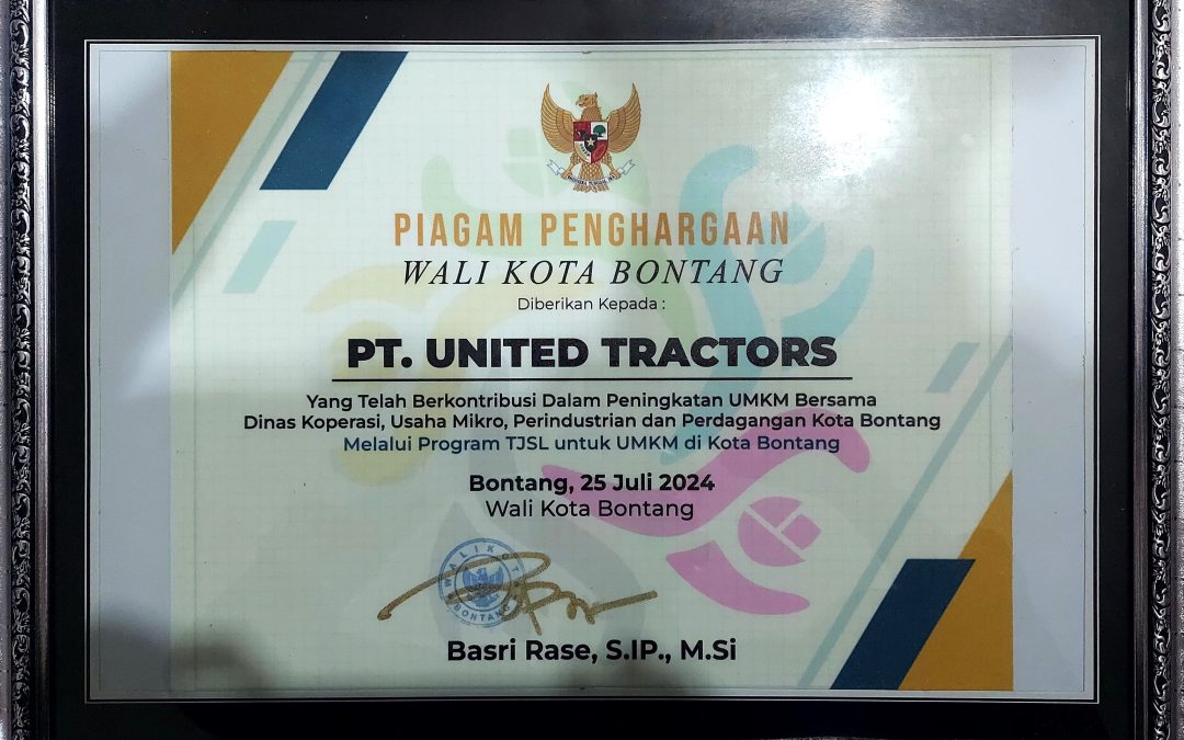 Encouraging Economic Growth Through MSMEs Empowerment, United Tractors Site Bontang Received Award from Bontang Mayor