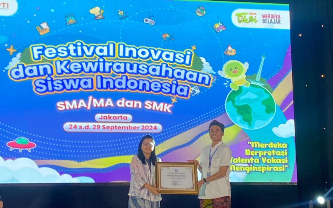 United Tractors Receives Awards from the Ministry of Education and Culture and the Ministry of Cooperatives and SMEs for Contributions to FIKSI 2024