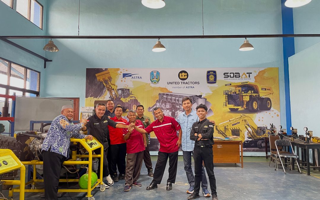 United Tractors Holds Evaluation and Monitoring Program for Fostered School (SOBAT)