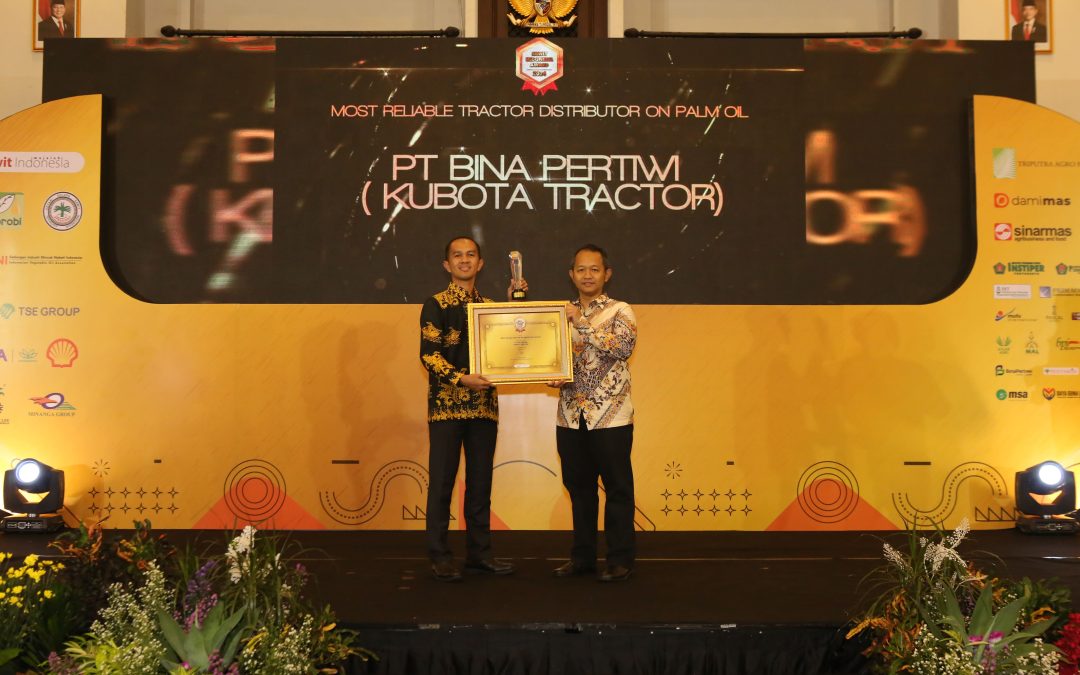 Bina Pertiwi Wins The Most Reliable Tractor Distributor in Oil Palm Plantation Award at Sawit Indonesia Awards 2024